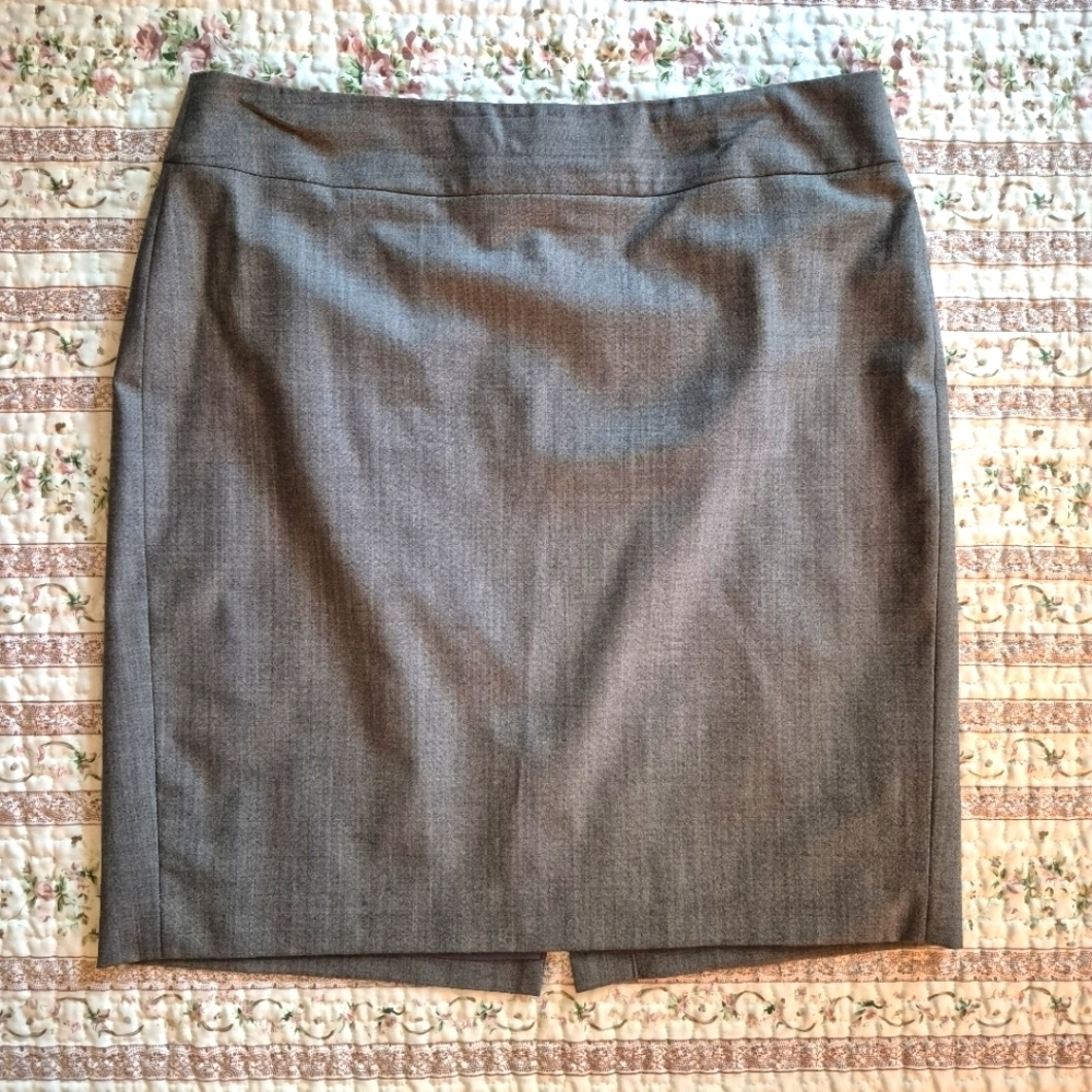 Banana Republic Pencil Classic Gray Women Skirt Size 12 Wide Hips Knee Length